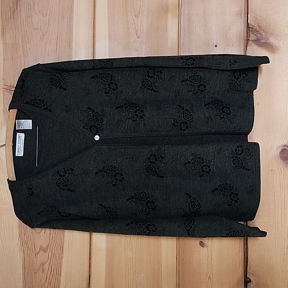 Carolyn Taylor Charcoal Gray w/Black Floral Pattern, Mock Sweater-Set, Sz Medium